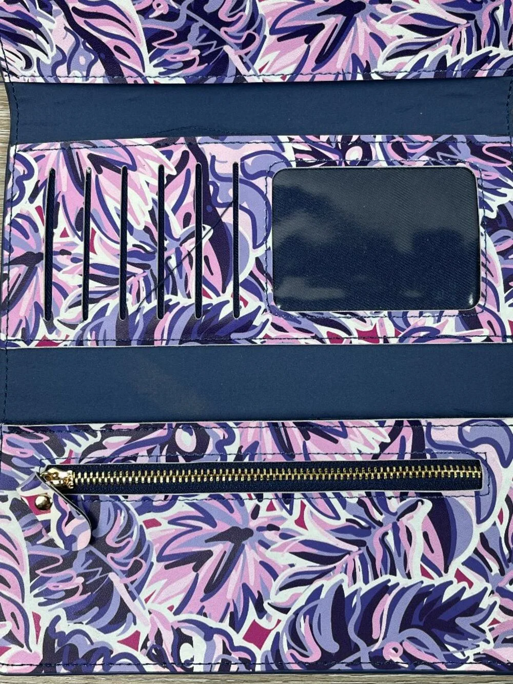 NWOT SIMPLY SOUTHERN WALLET ORGANIZER